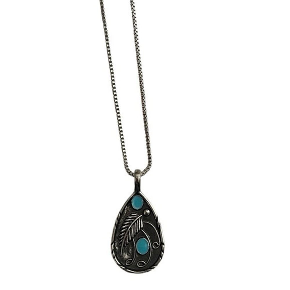 🫶🏻 Silver Tone & Turquoise Enamel Necklace
